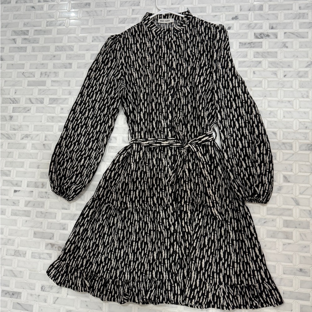 Elegant Black and White Patterned Dress